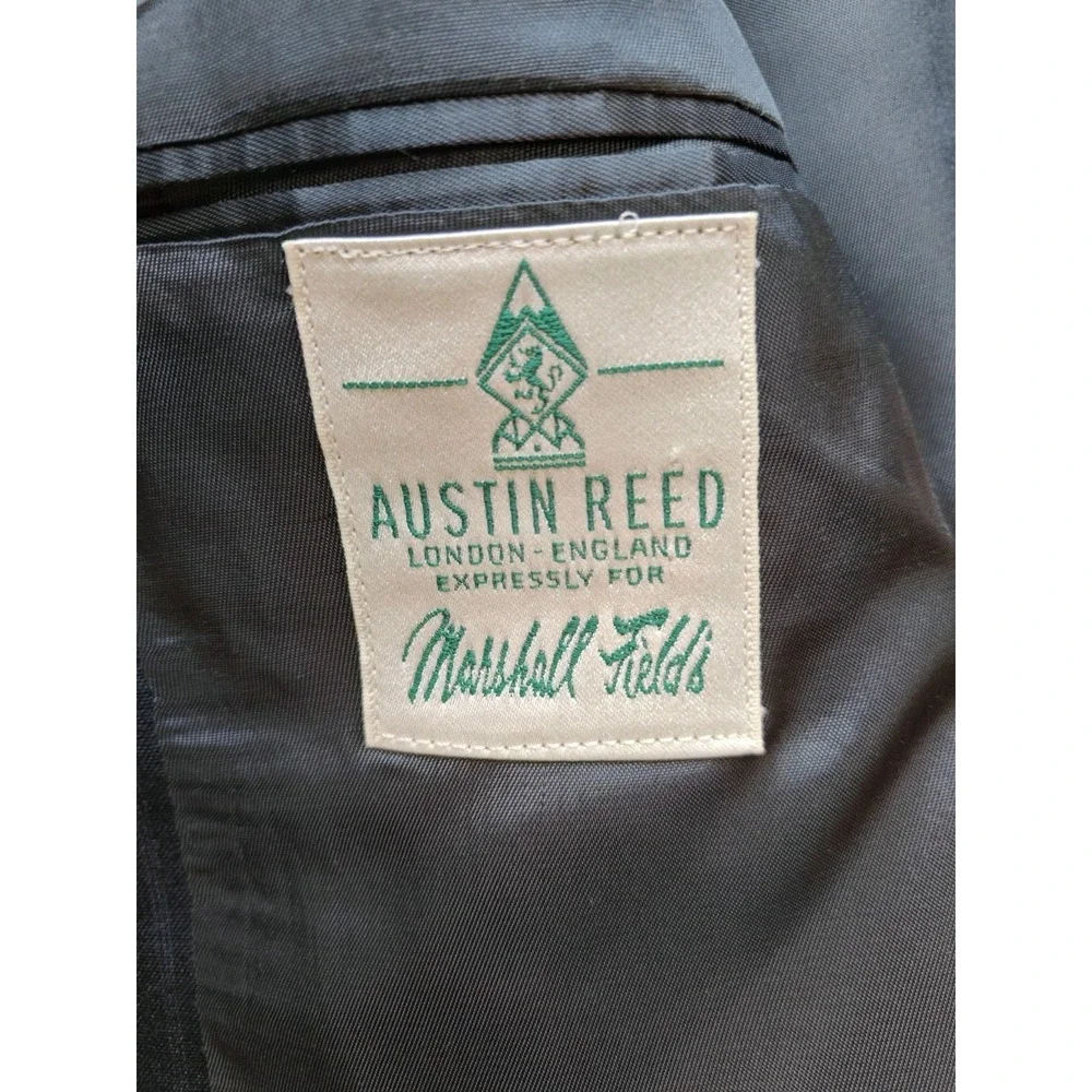 Austin Reed Wool Sport Coat 39R Navy Stripe Blazer USA 2 Button Mens